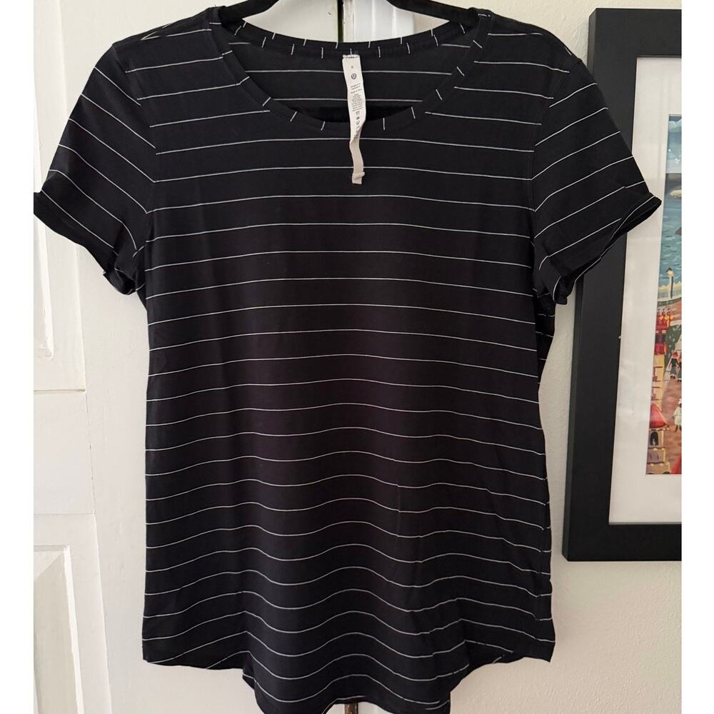 Lululemon Love Crewneck T-Shirt Short Serve Stripe Black White size 6 womens
